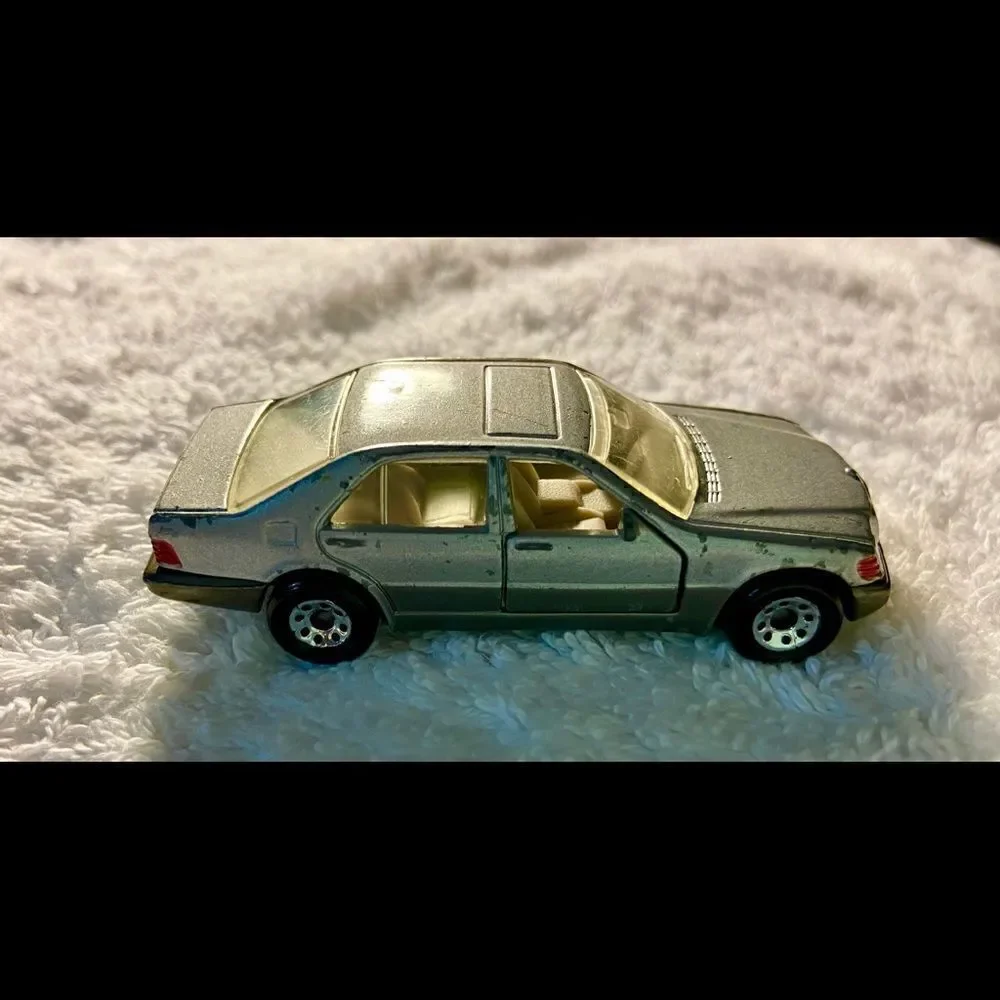 Matchbox Mercedes Benz 600 SEL Gray 1992.